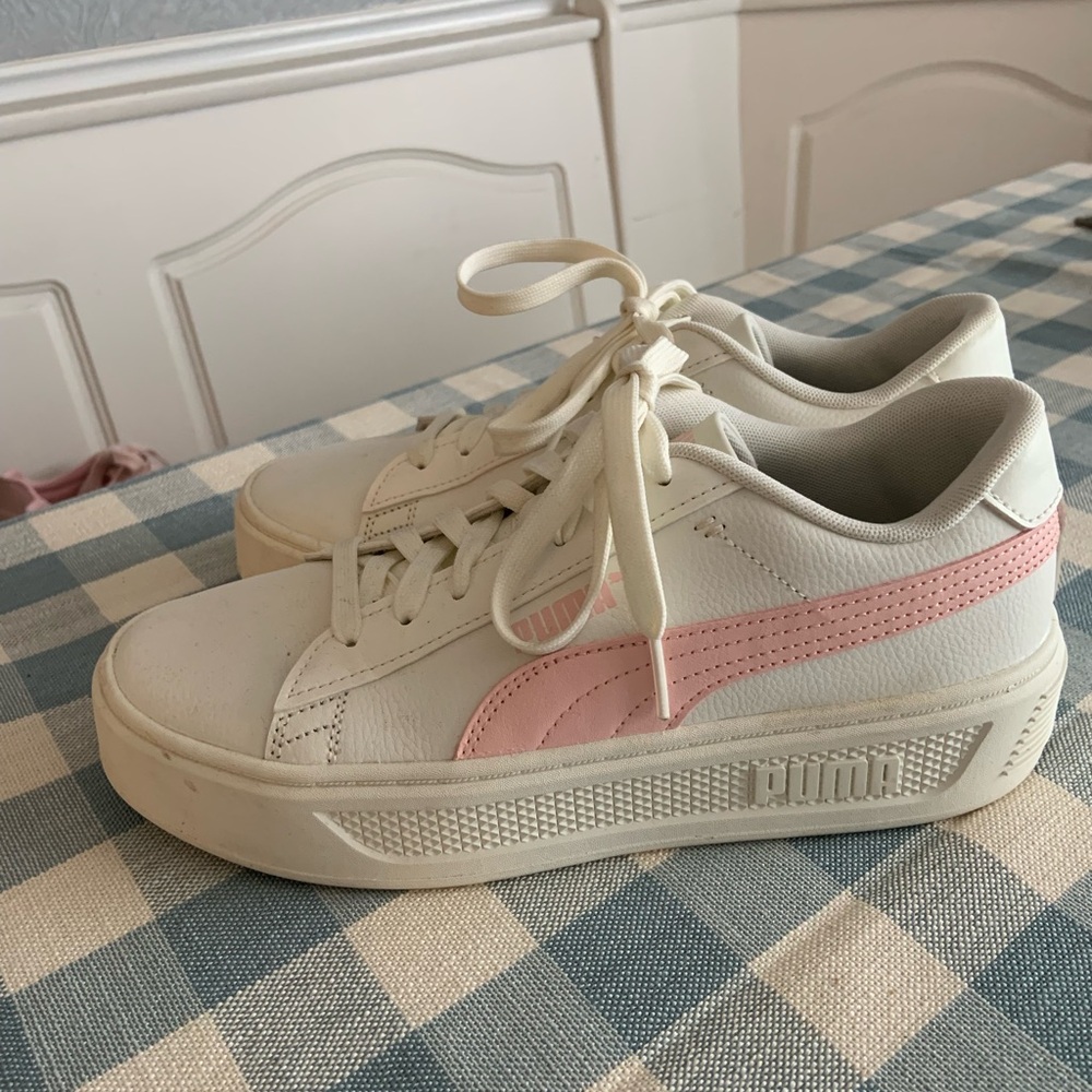 Puma White and Pink Sneakers